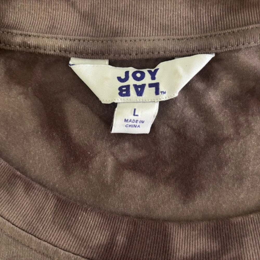 JoyLab Tie Dye Brown Cropped Muscle Tee - Picture 5 of 7